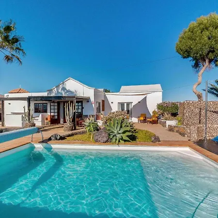 Kura Pcarmen Villa